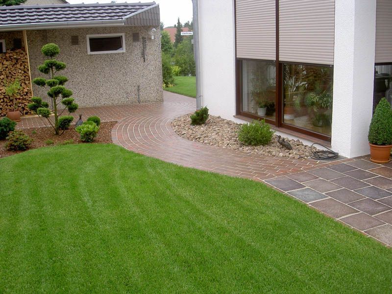 Arbeiten rund um Ihren Rasen