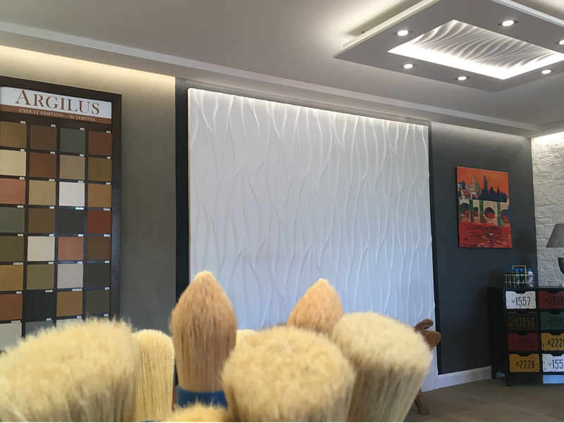 Revètement mural et corniche staff