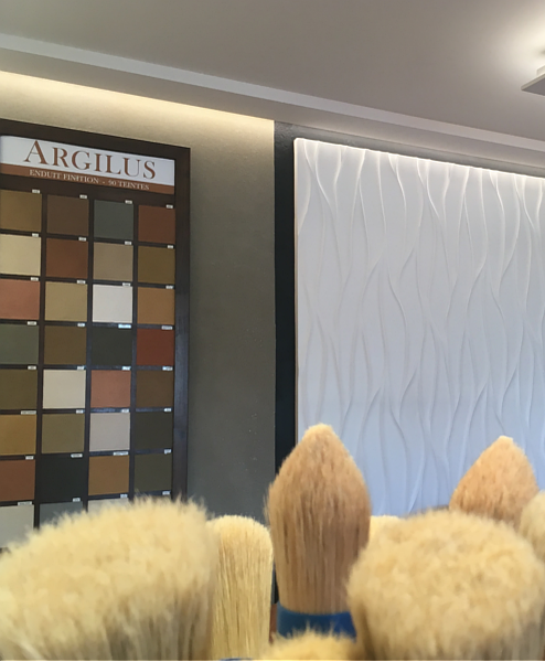 Photo intérieur du magasin showroom et échantillon peinture