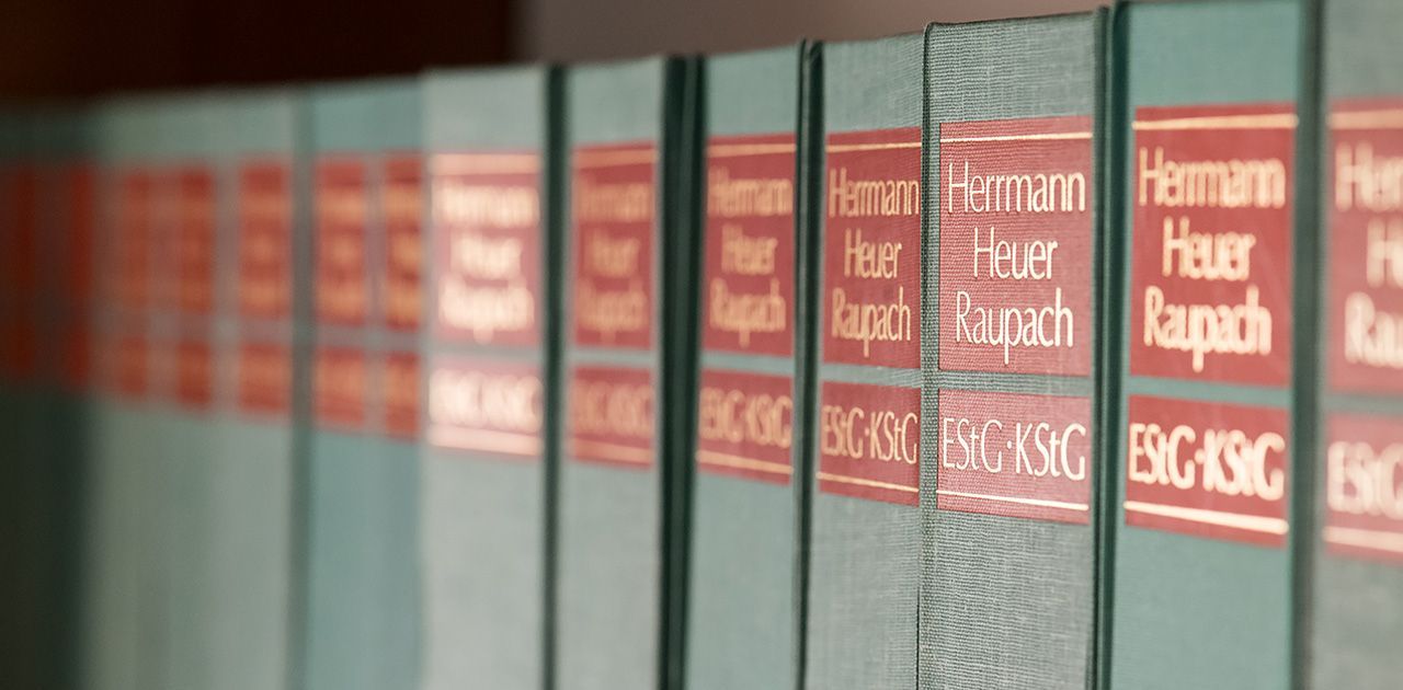 Gesetzesbücher von Herrmann, Heuer, Raupach