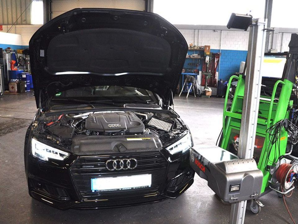 Kfz-Wartung in der Werkstatt Robert Jeromin – Boschdienst