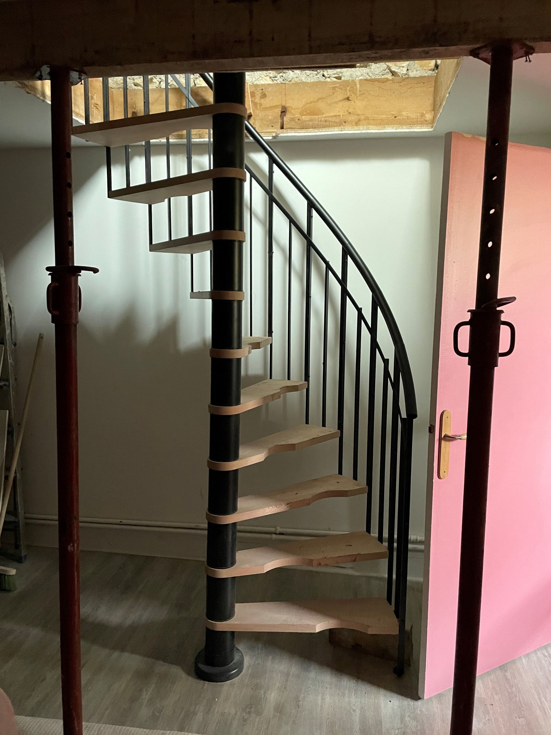 Installation d'un escalier tournant