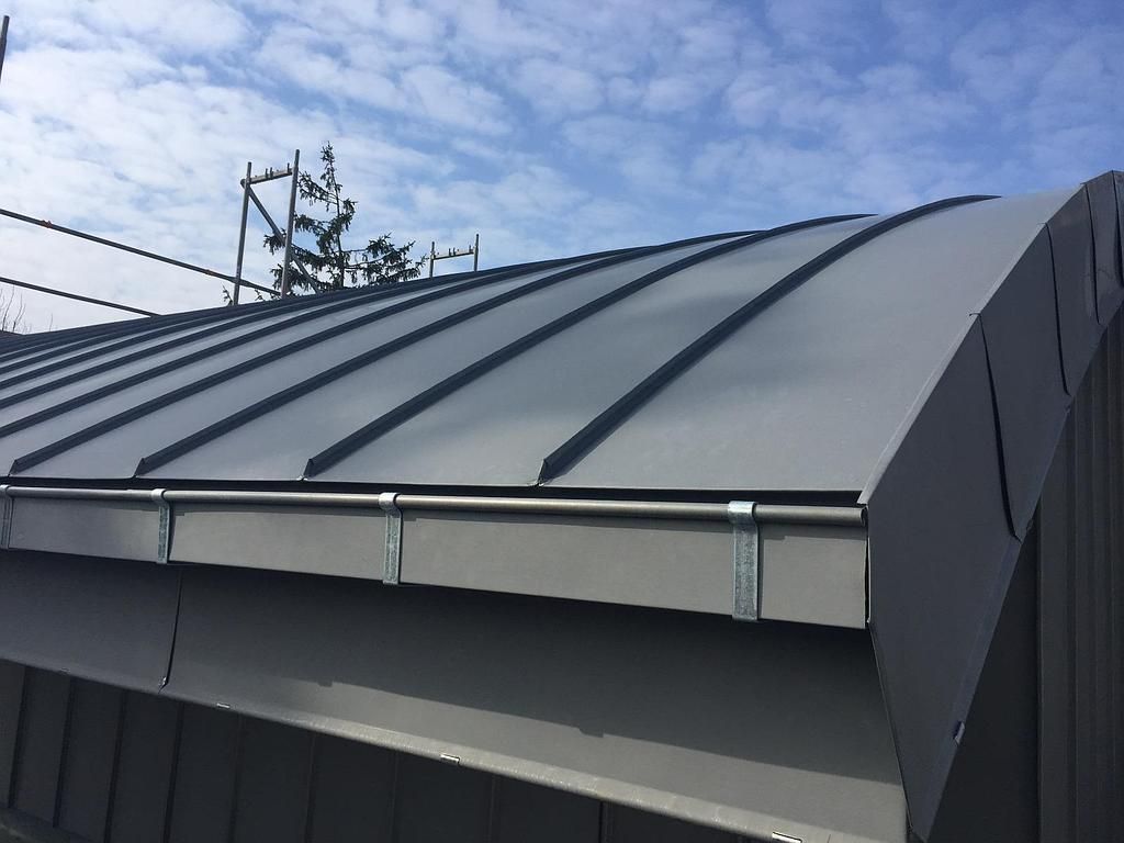 Toiture arrondie en bacs acier