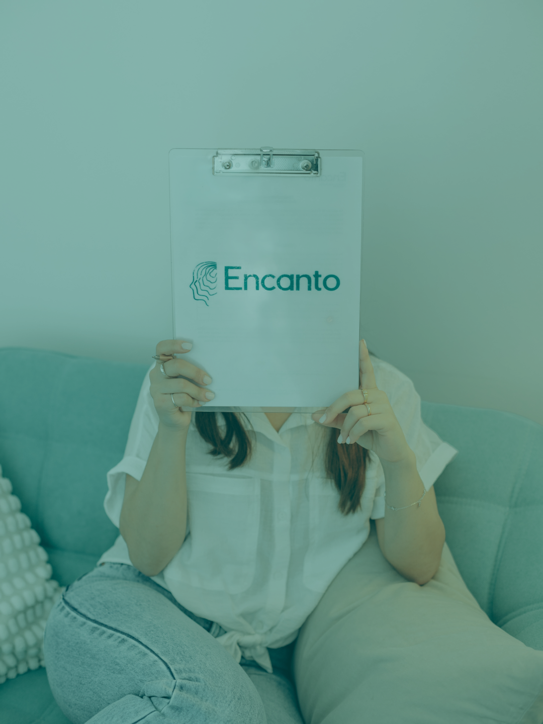 Acompanhamento psicológico infantil e juvenil na Clínica Encanto, em Montemor-o-Novo e online.