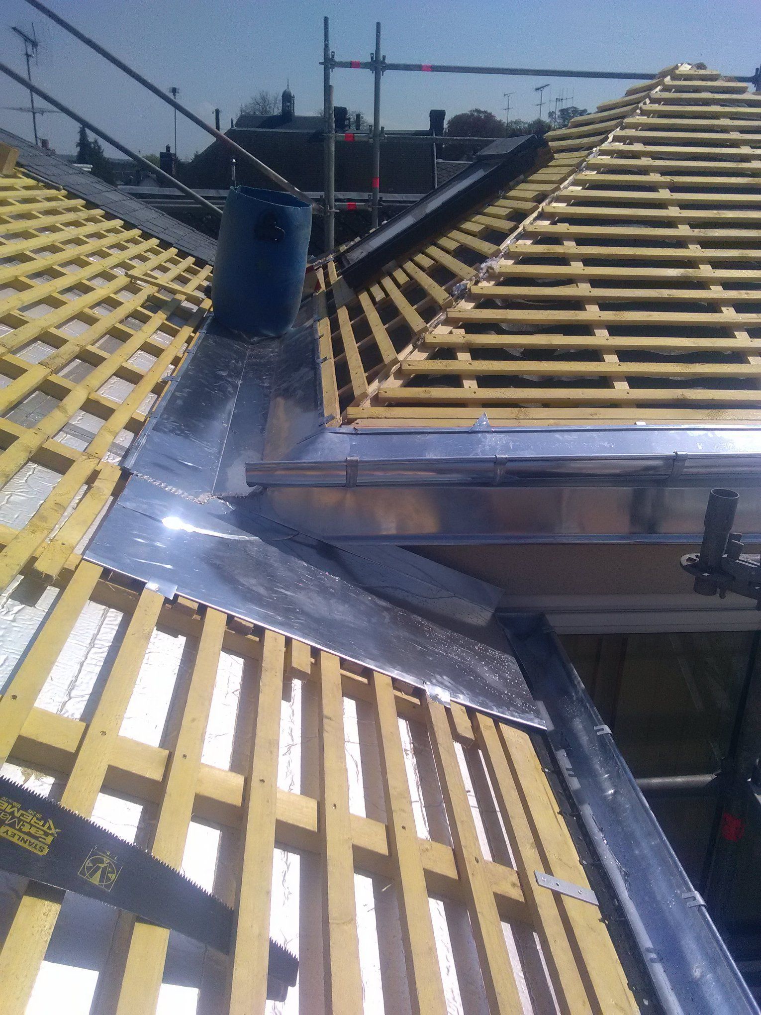 Tôle, bac acier et plaque pour toiture