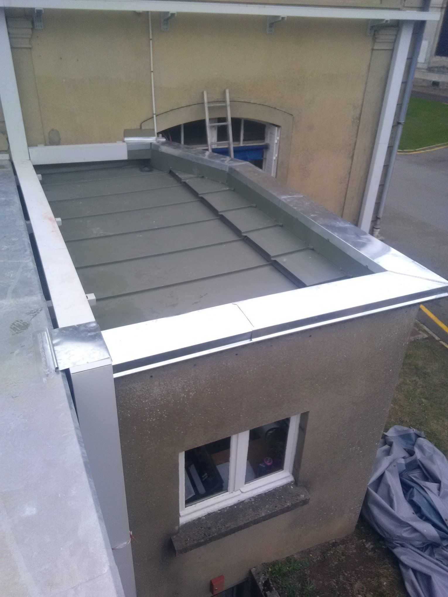 Pose de toiture en bac-acier