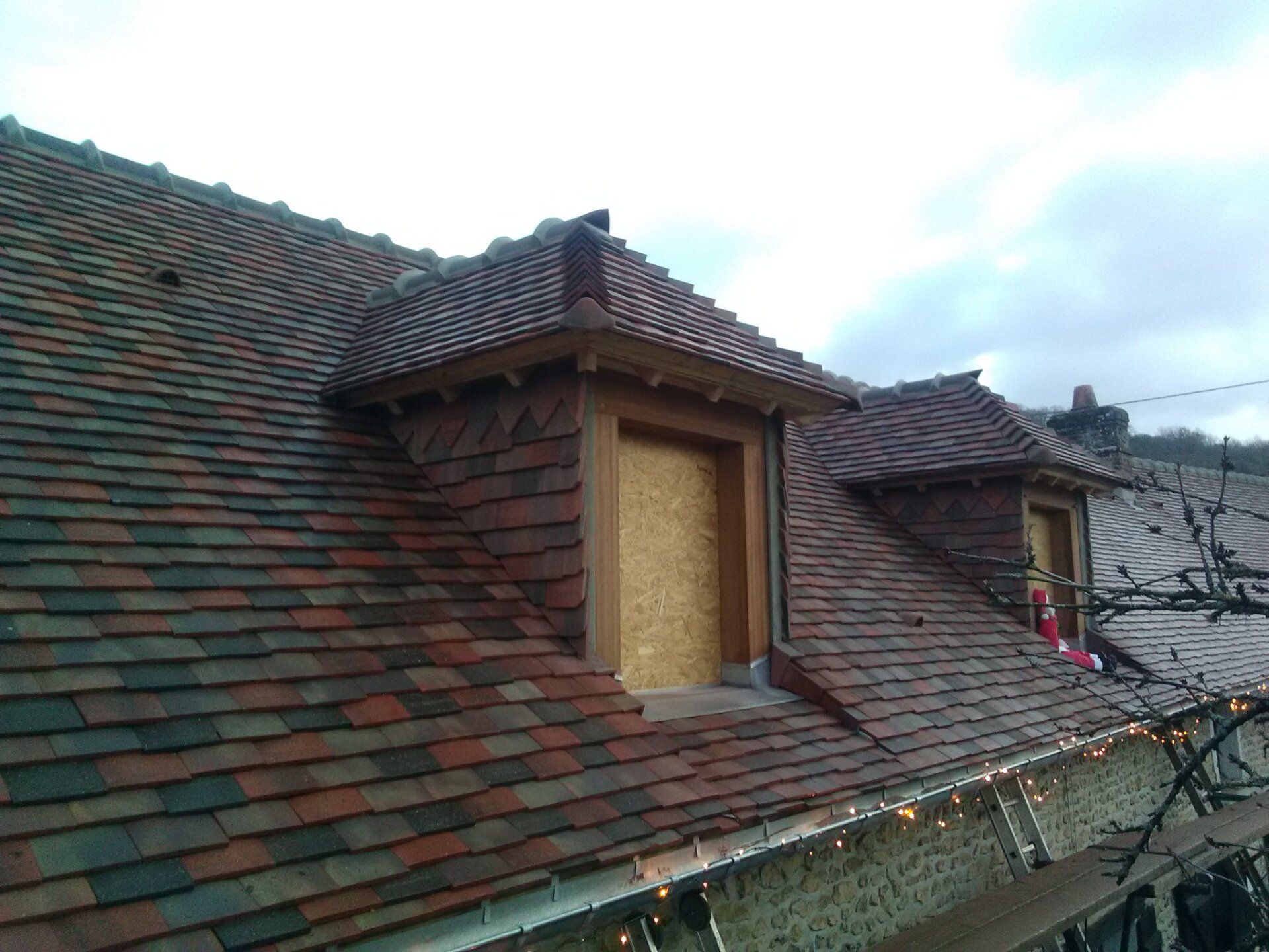 Pose de fenêtre de toit