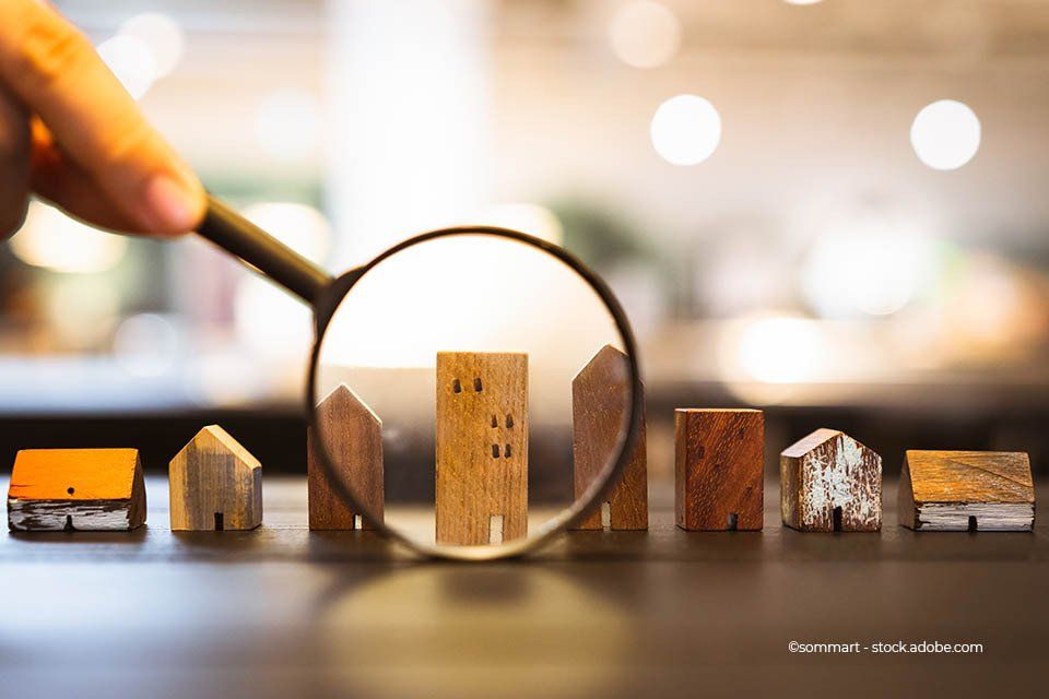 Immobilien-Service Fohs – Lupe und Modellhäuser