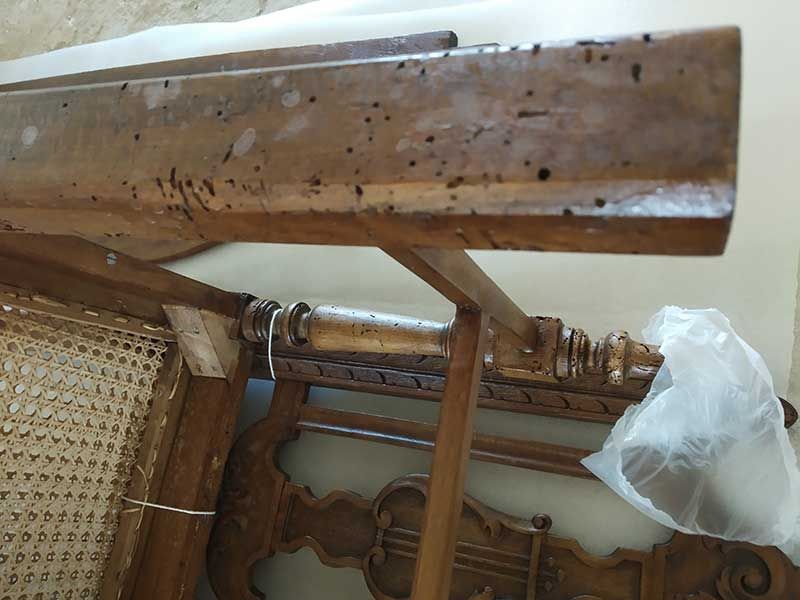 Σαράκι σε έπιπλο