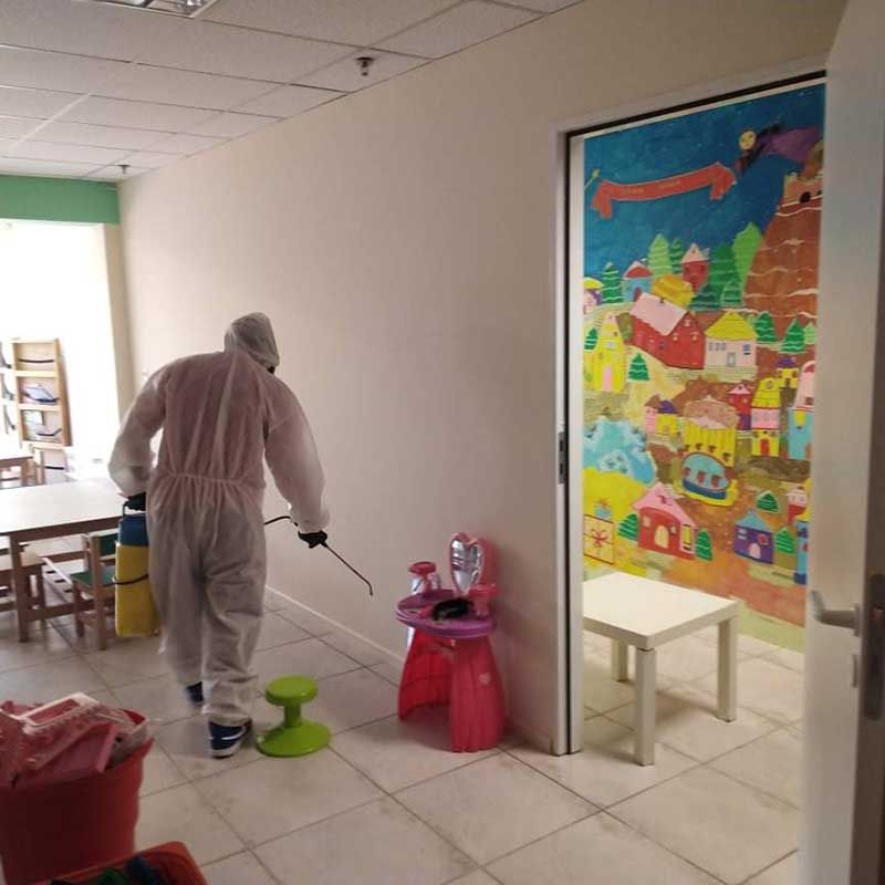 Απεντόμωση σε σχολείο