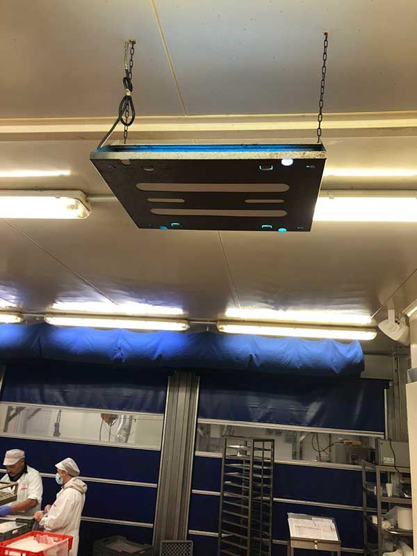 Ηλεκτρική εντομοπαγίδα σε αποθήκη φαρμακοβιομηχανίας στο Μαρκόπουλο