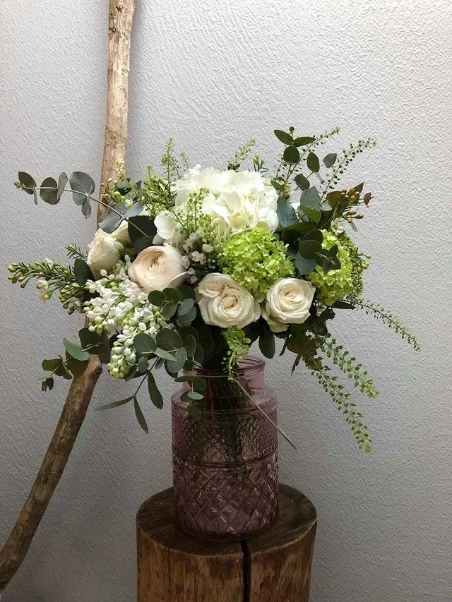 Composition florale blanche