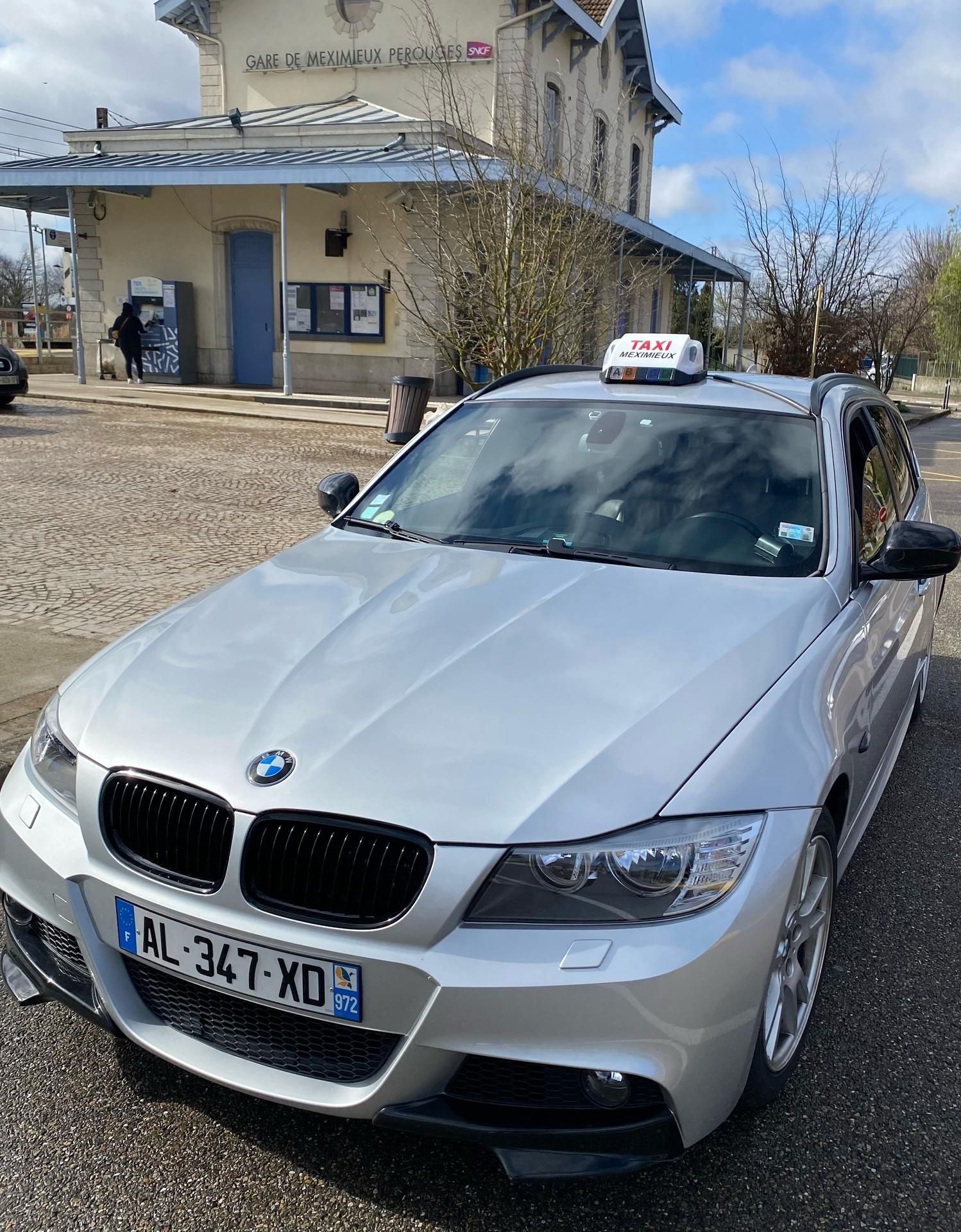 Un taxi gris