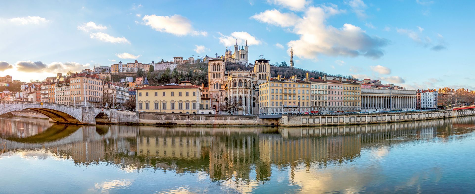 Vue de Lyon depuis le Rhône