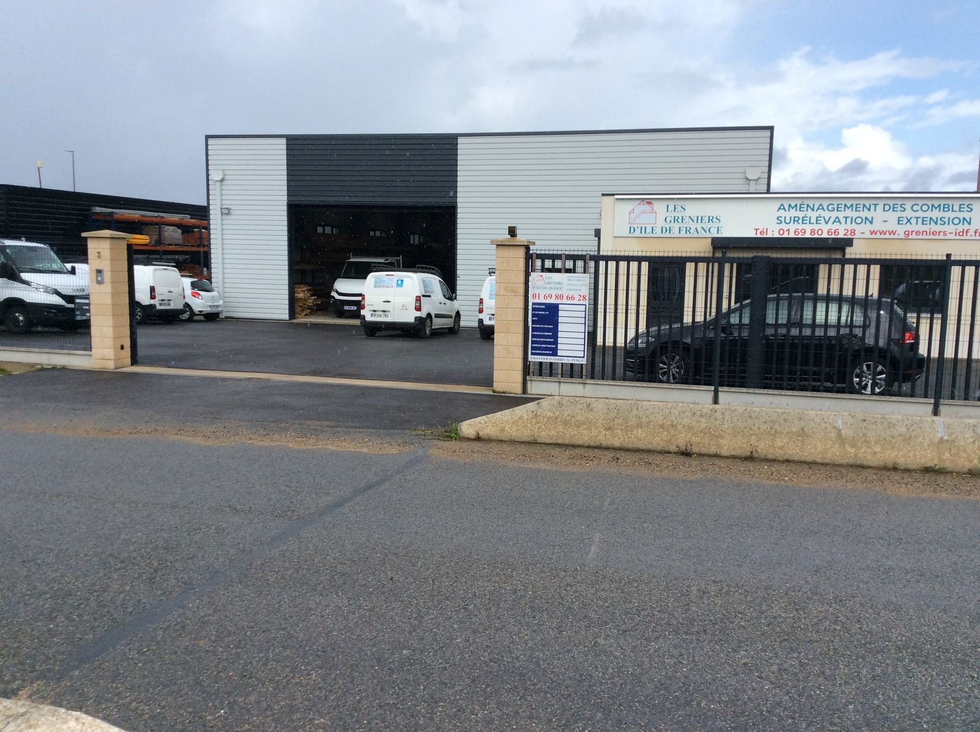 Dépôt Les Greniers d'Île-de-France à Marcoussis