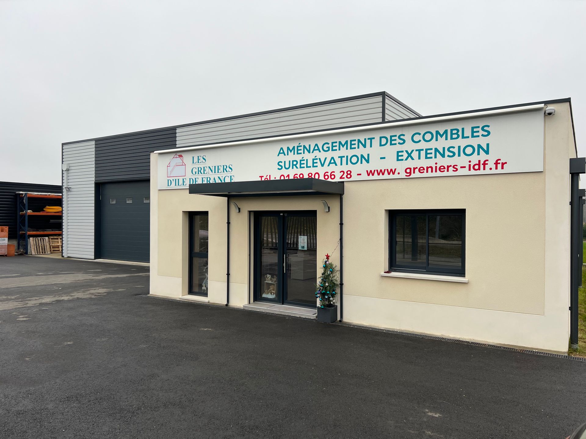 Dépôt et bureaux de l'entreprise Les Greniers d'Île-de-France