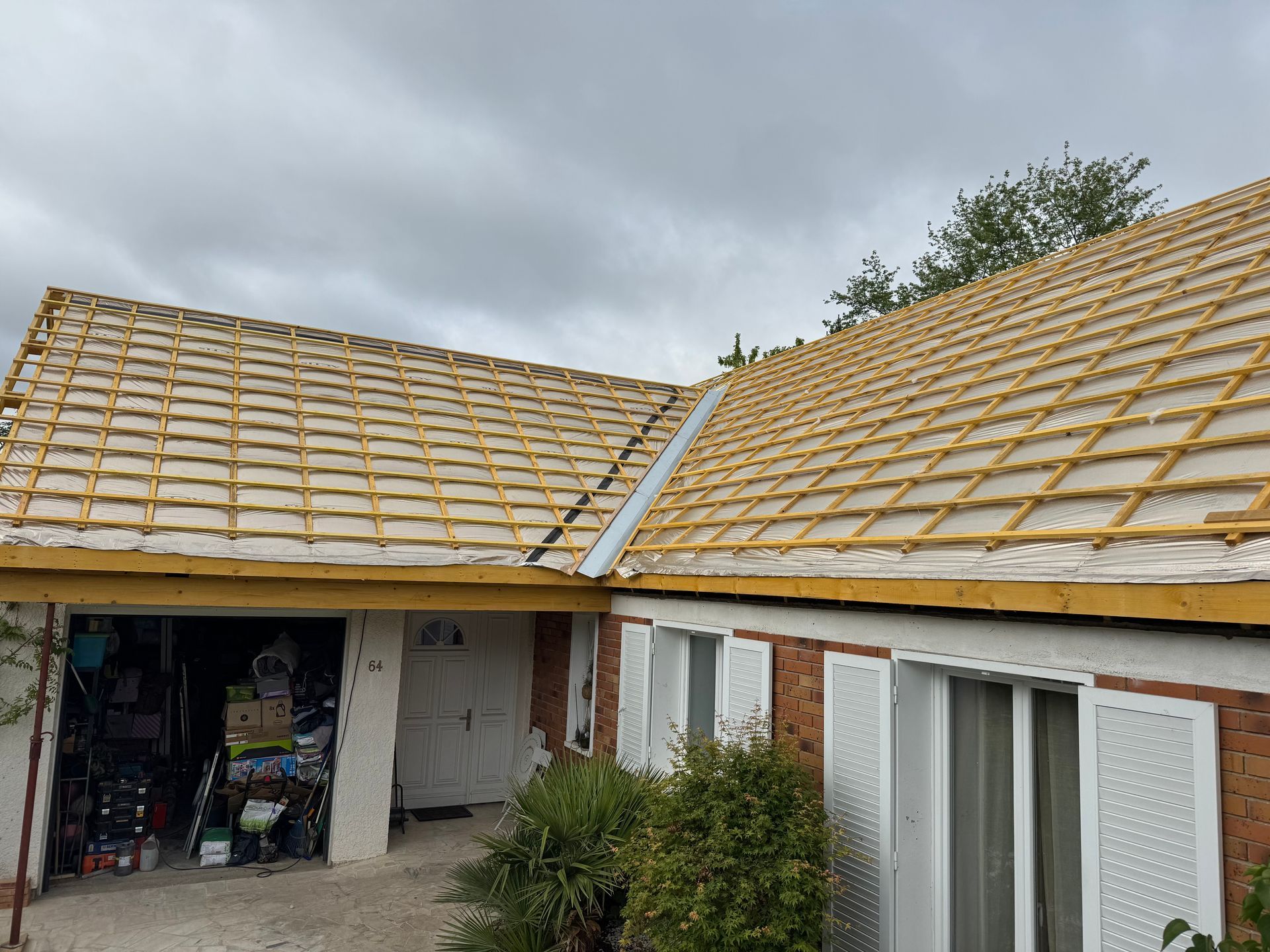 Travaux de toiture en cours