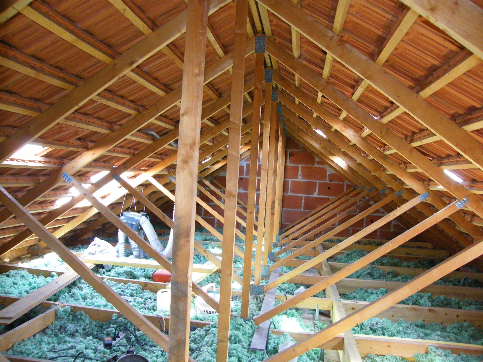 Chambre mansardée sous les combles