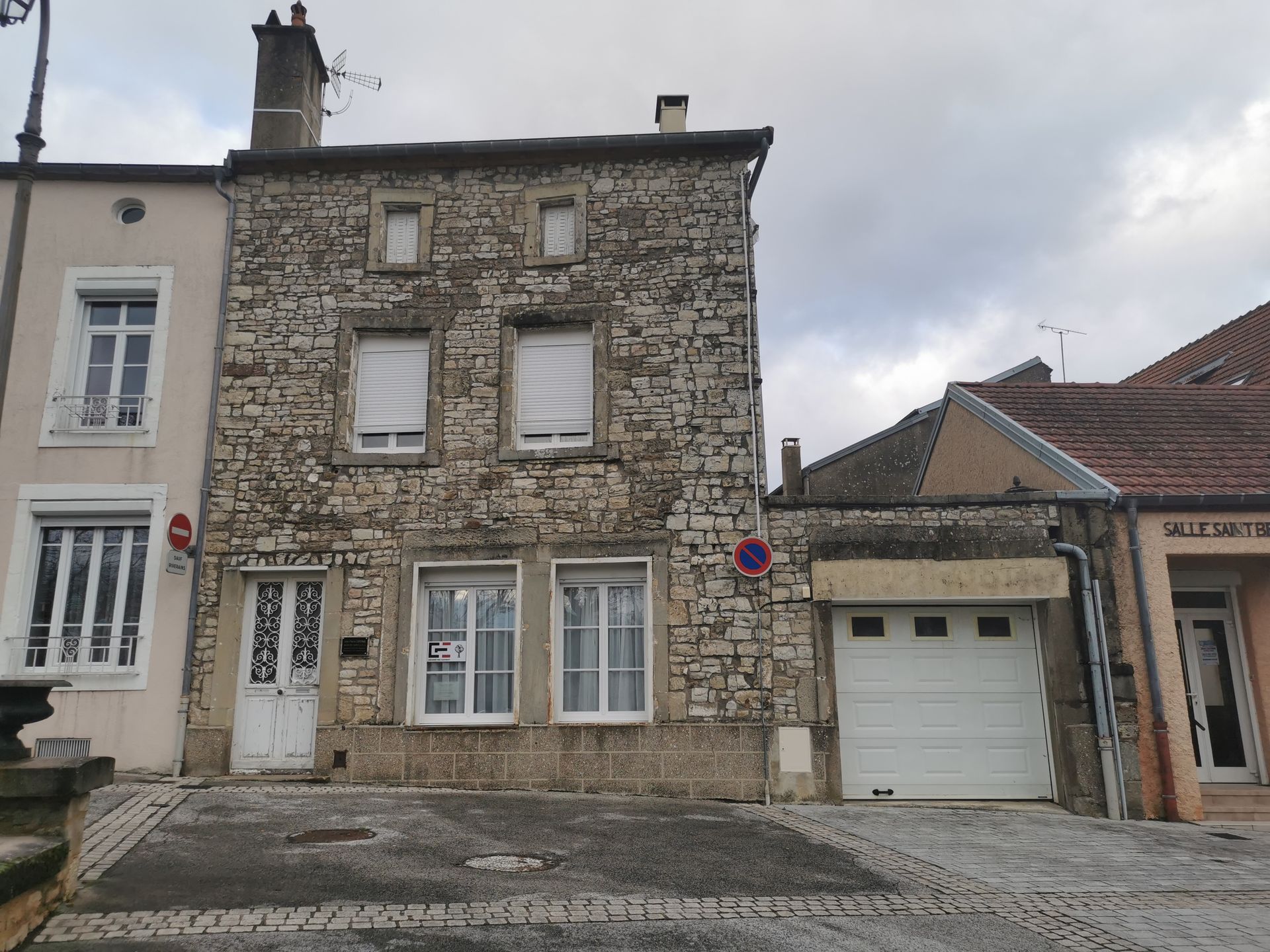 Le cabinet de Bourbonne-les-Bains.