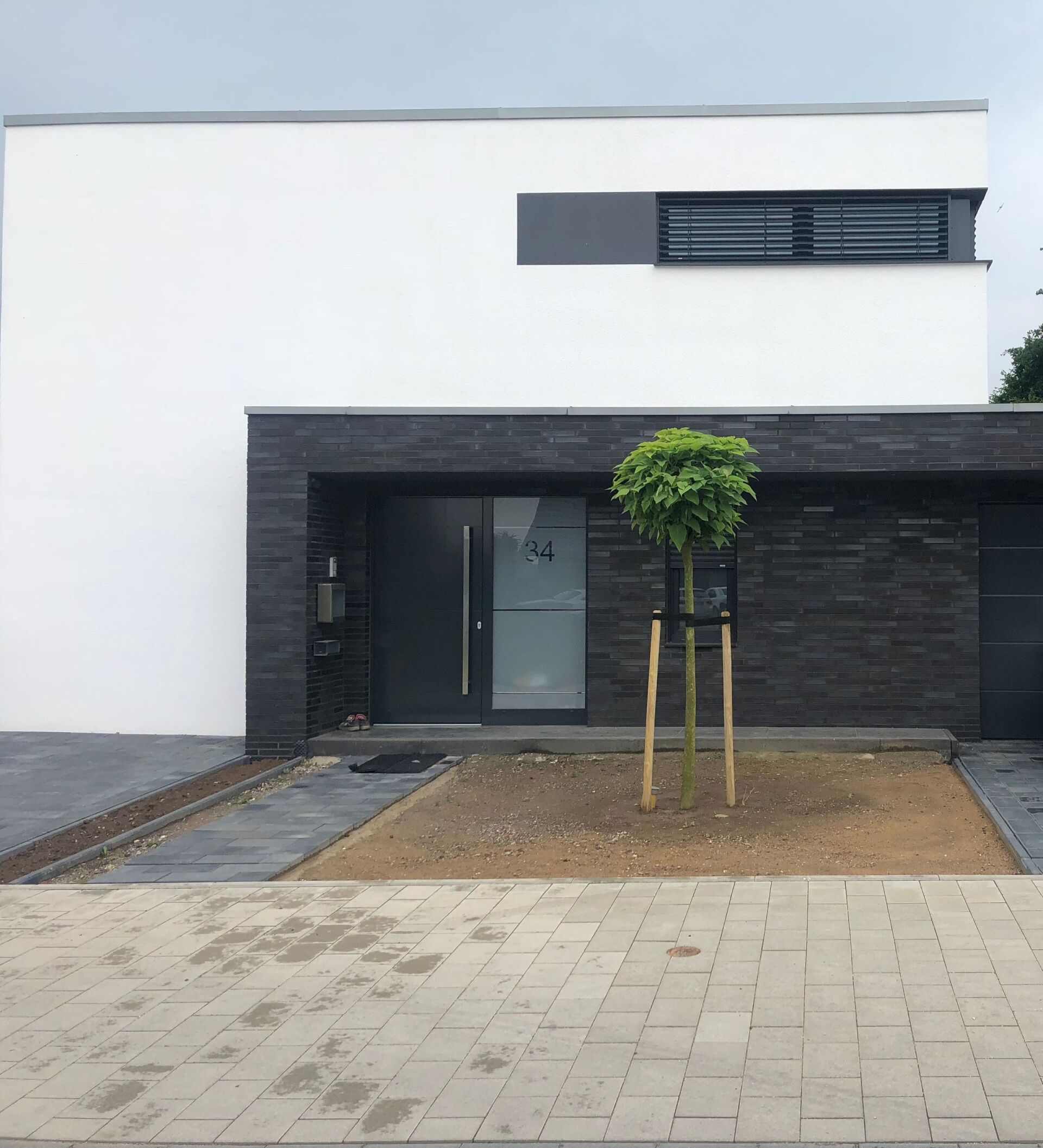 Modernes, weißes Haus