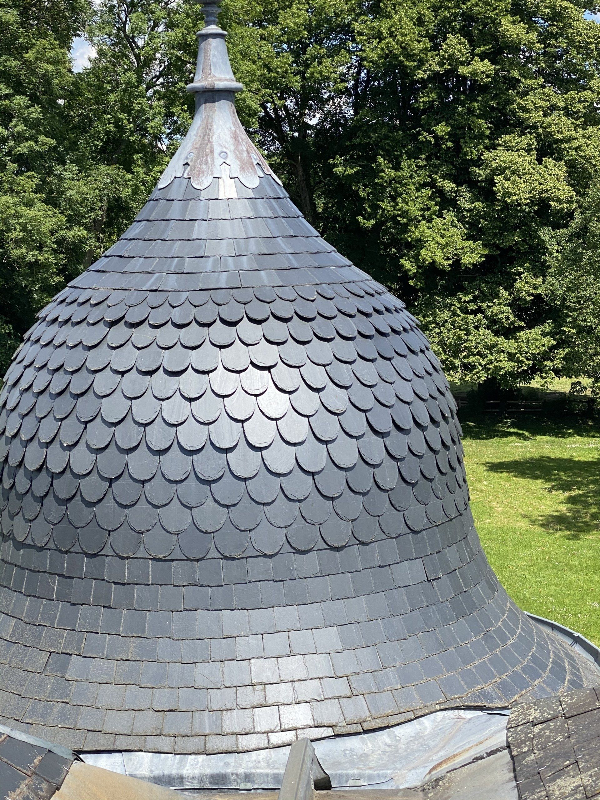 Toit de tour en ardoise