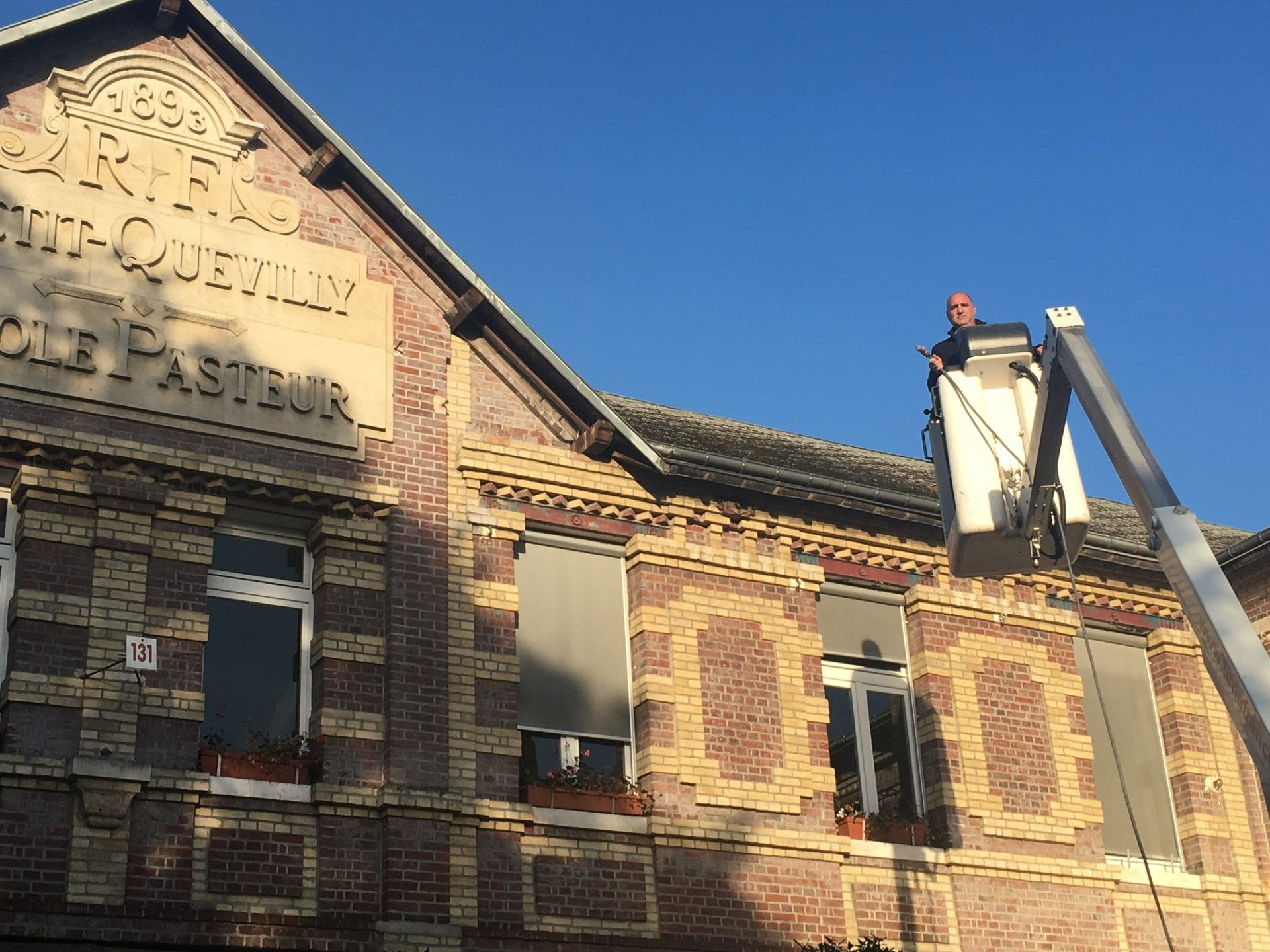 Travaux avec une nacelle