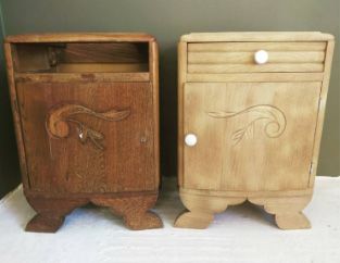 Deux meubles en bois dont l'un a été rénové et nettoyé avec de l'aérogommage