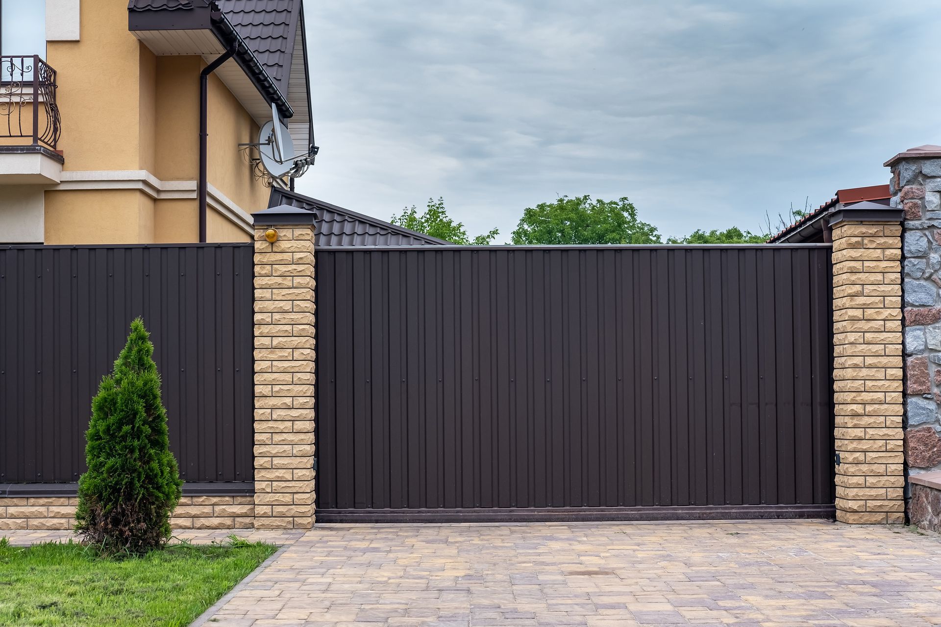 Portail coulissant en aluminium