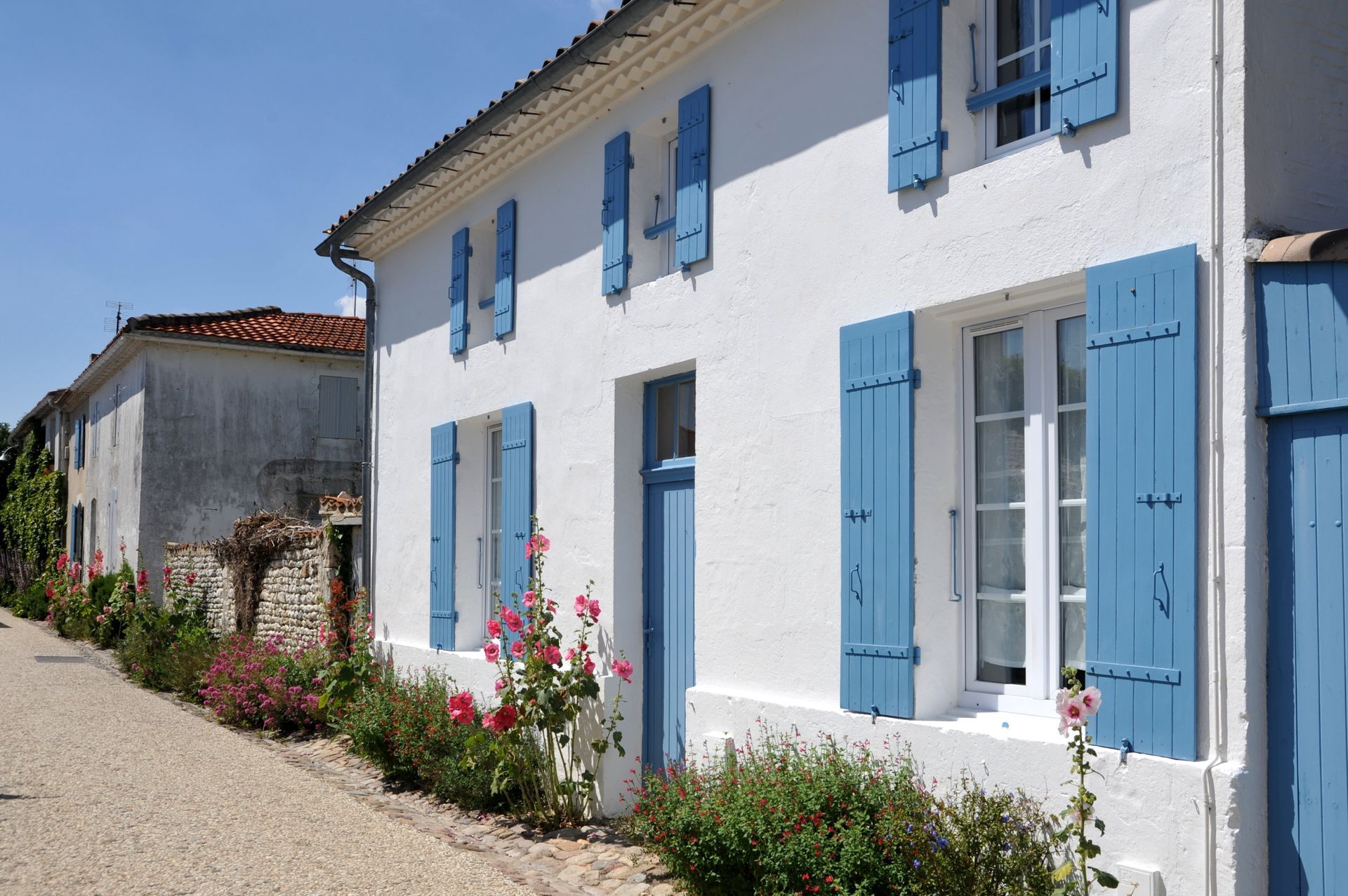 Volets battants bleus