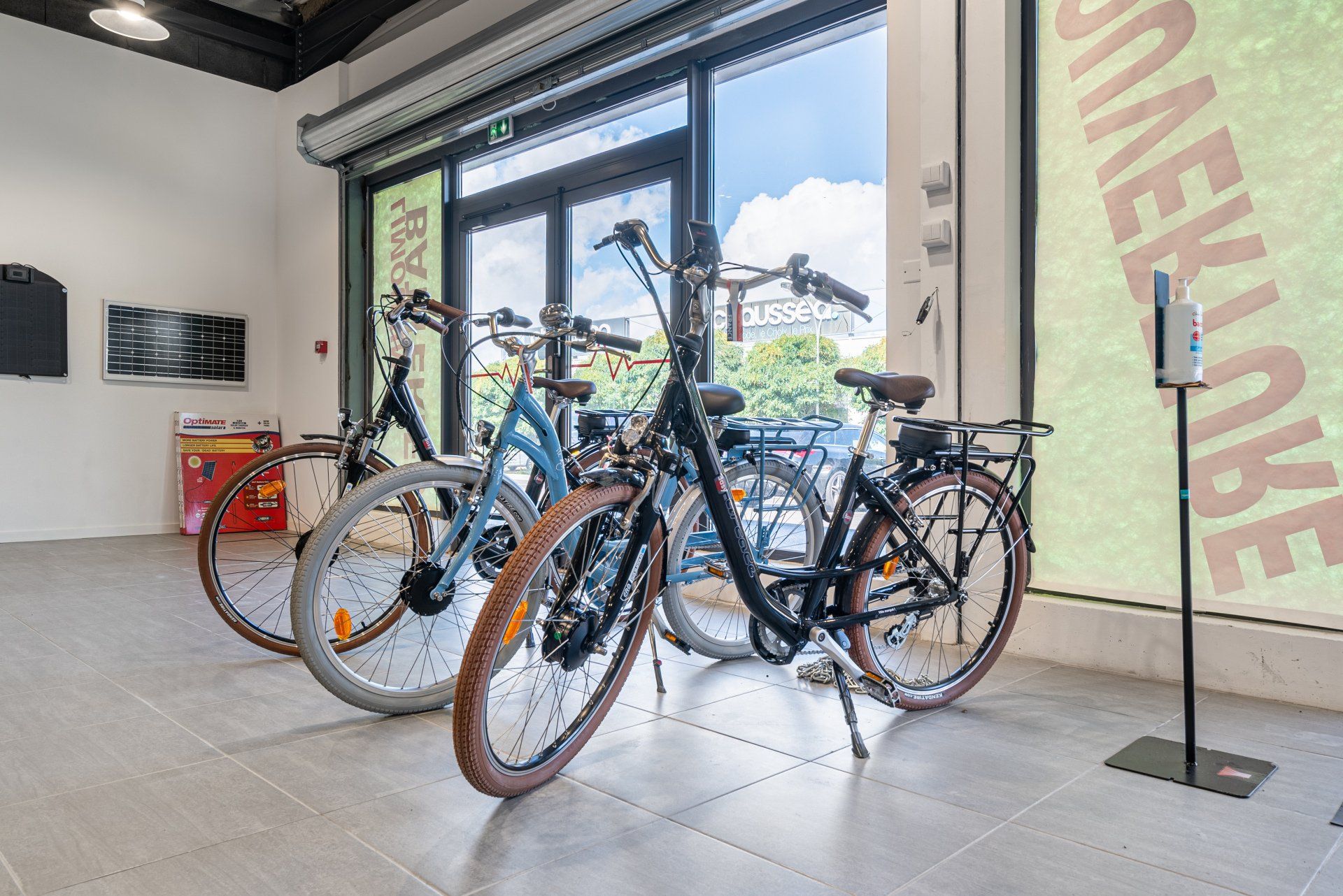 Vélos bleus et gris