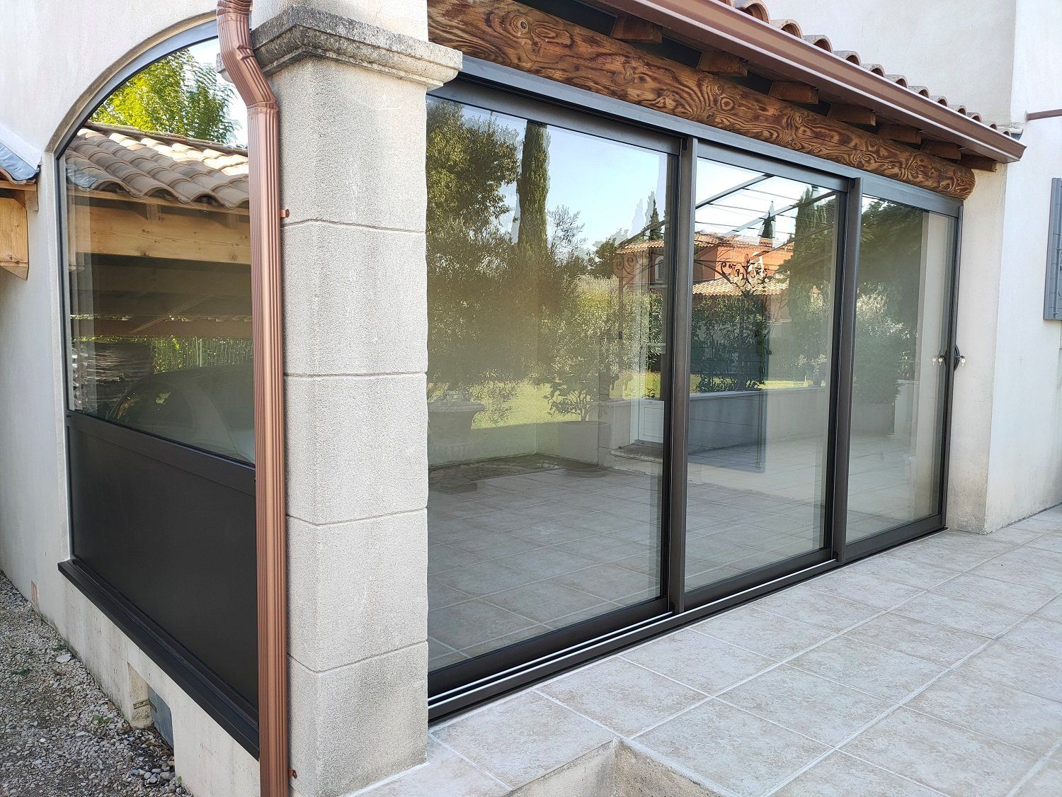 Fermeture de terrasse avec coulissant et chassis fixe en Aluminium - Pose en Septembre 2021 à Sorgues 84