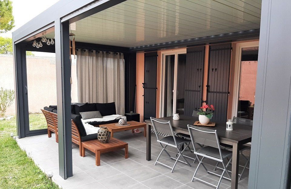Pergola bioclimatique avec store ZIP et coulissant Aluminium - Vaucluse - Jonquerettes - Pose en Mai 2021