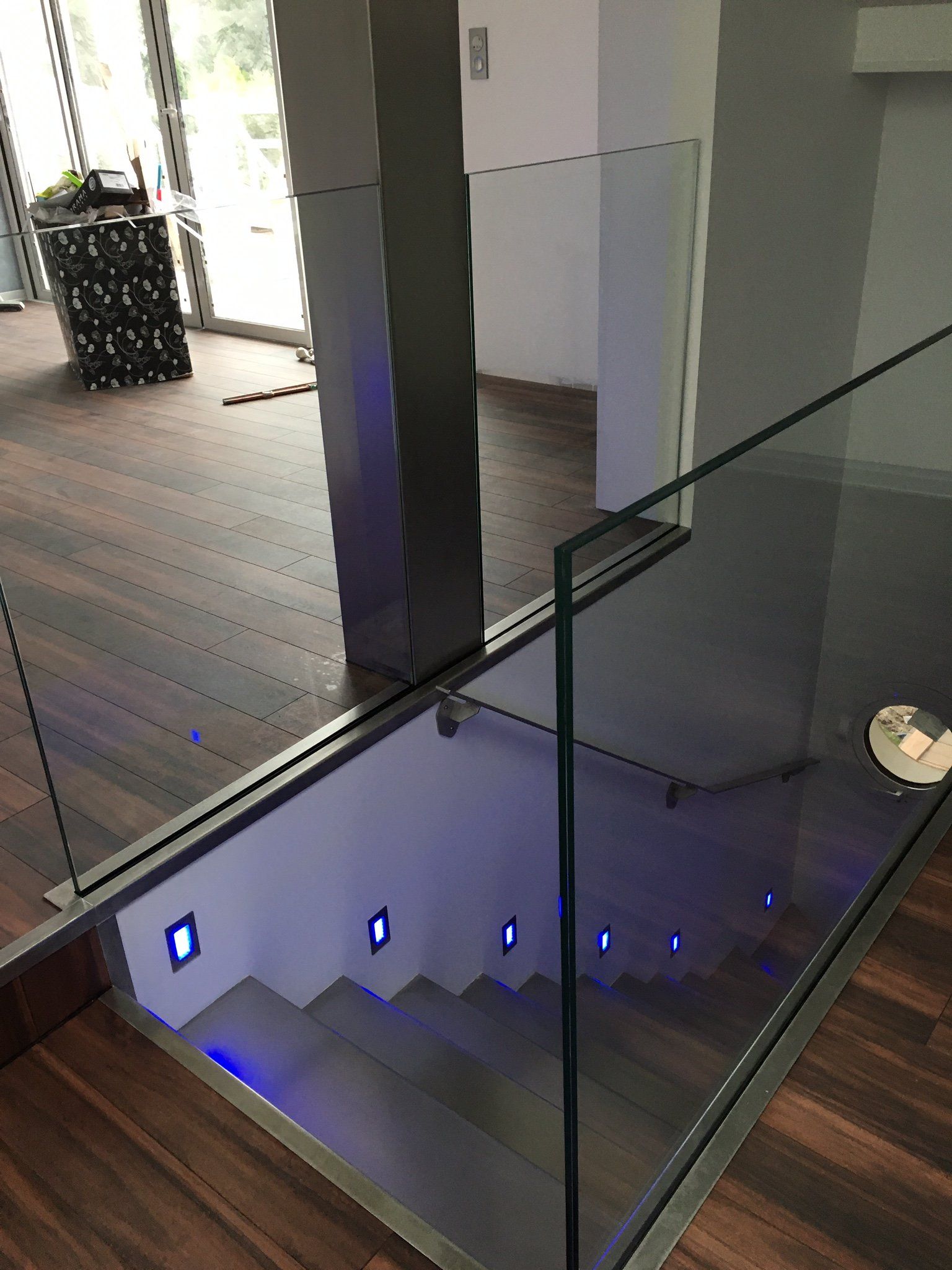 Garde-corps en verre de trémie