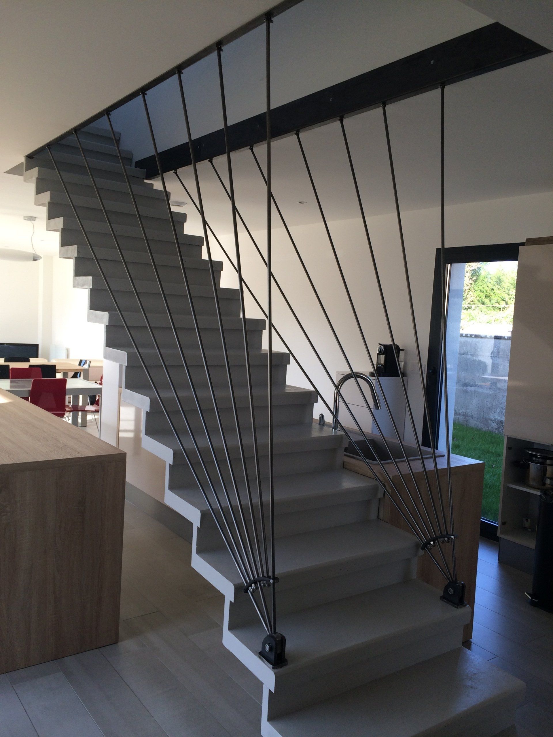 2_gardes_corps_designe_escalier_beton