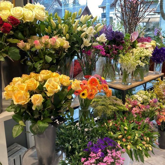 Livraison de fleurs et de couronnes pour un enterrement ou deuil - Simeoni Fleurs