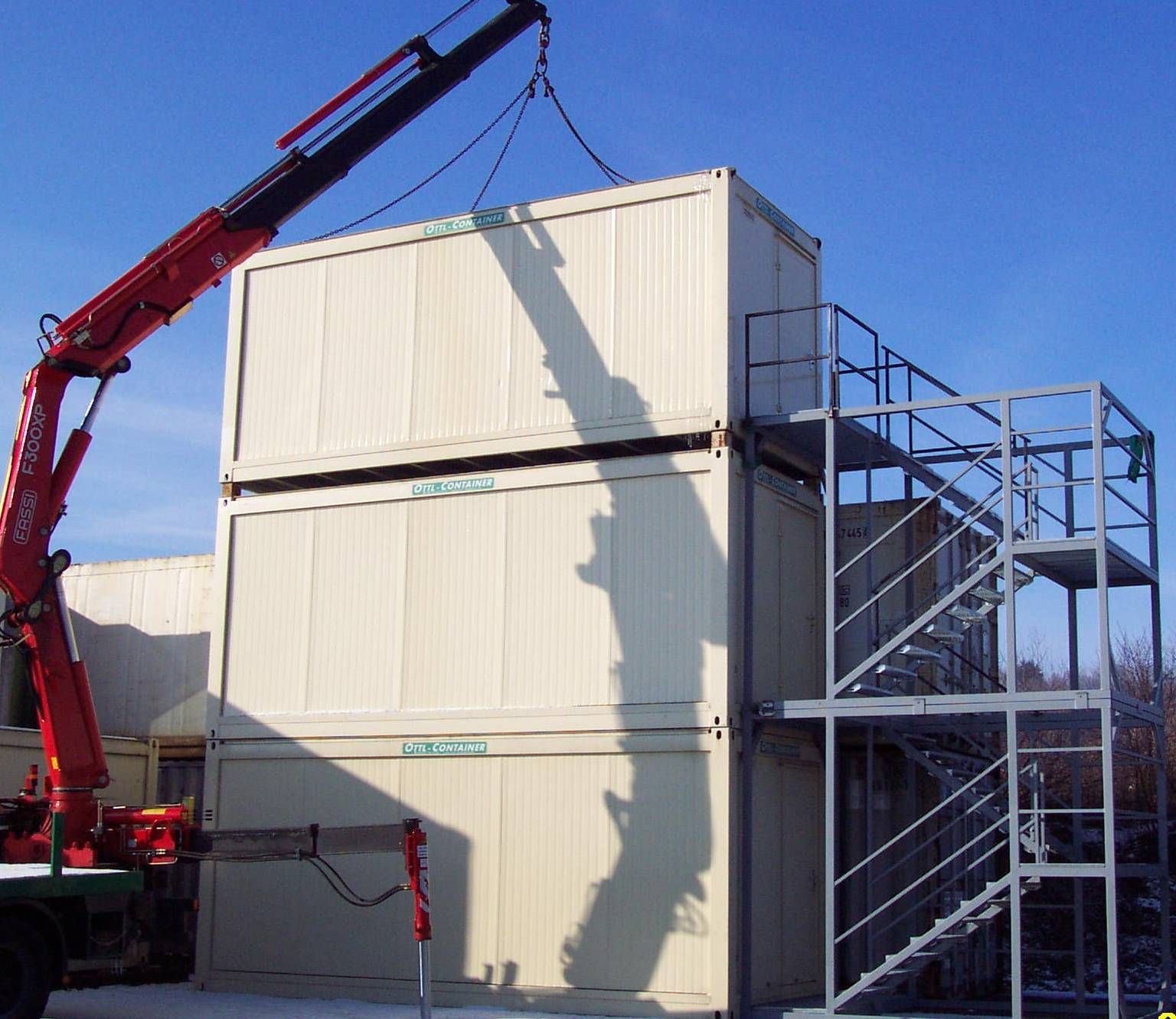 Stapeln von Containern bei OTTL-CONTAINER