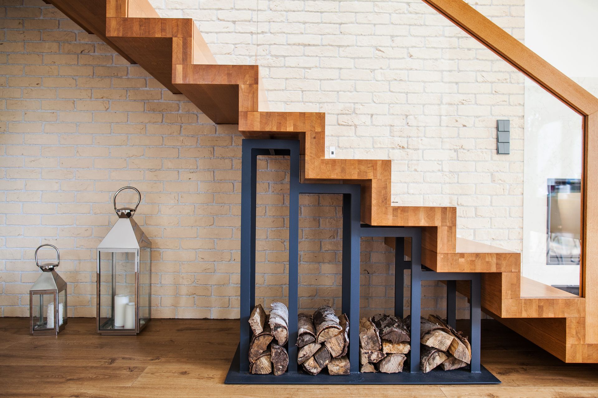 Escalier droit en bois massif