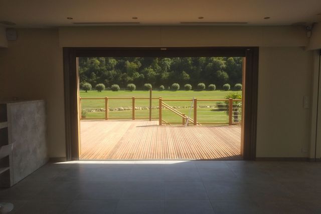 Grande terrasse en bois