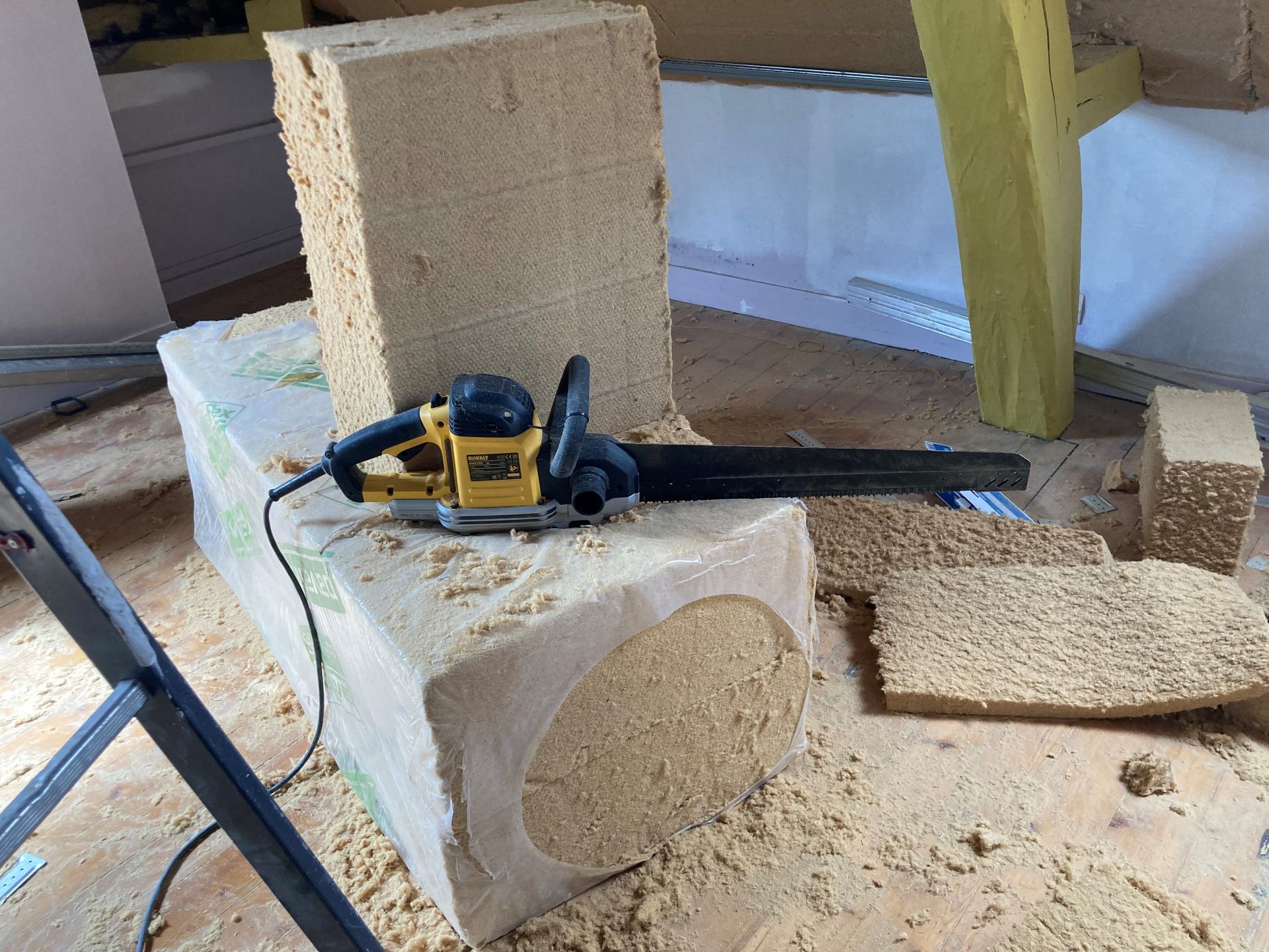 Focus sur l'isolant en cours de pose