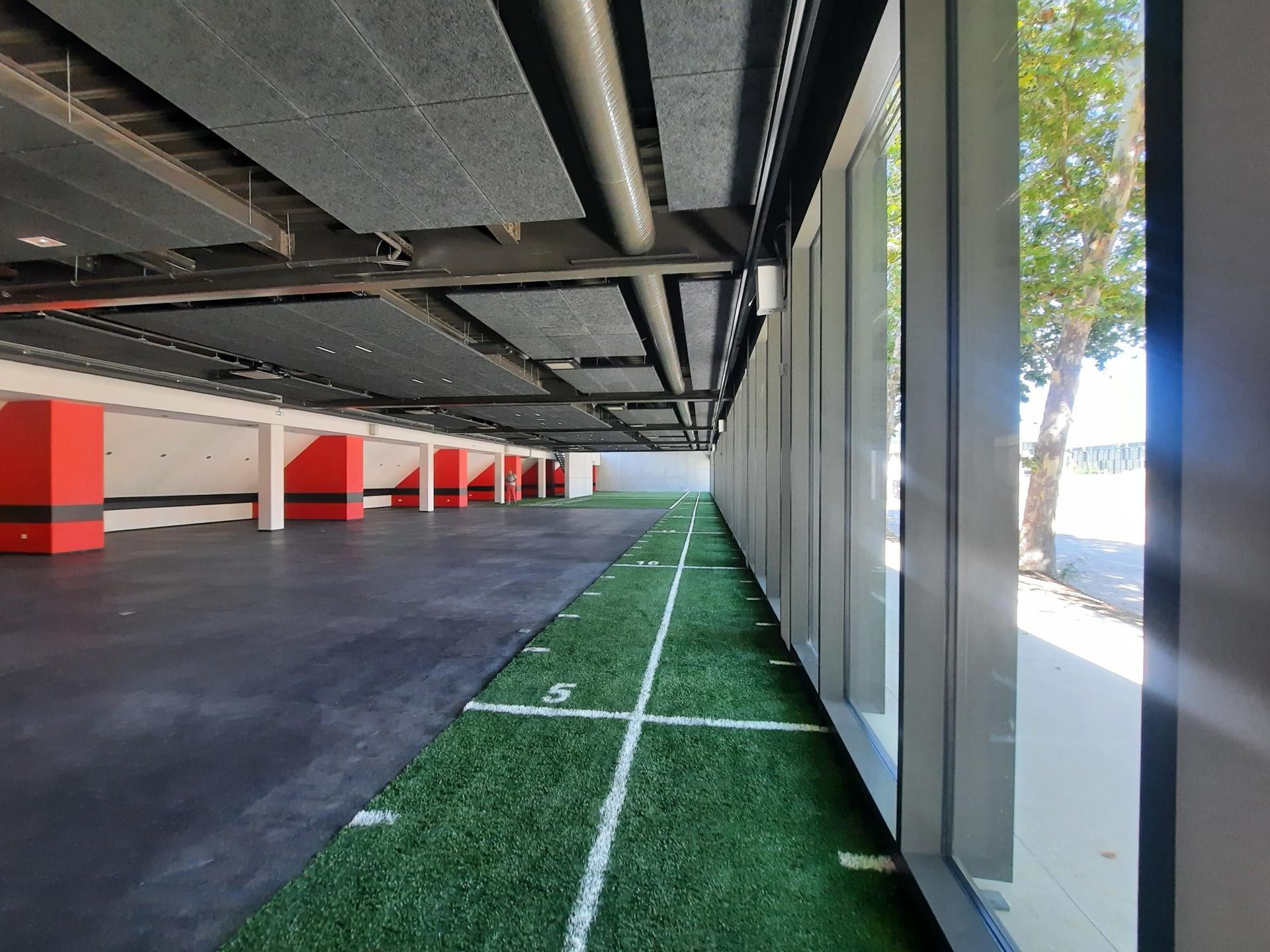 Un espace d'entraînement intérieur 