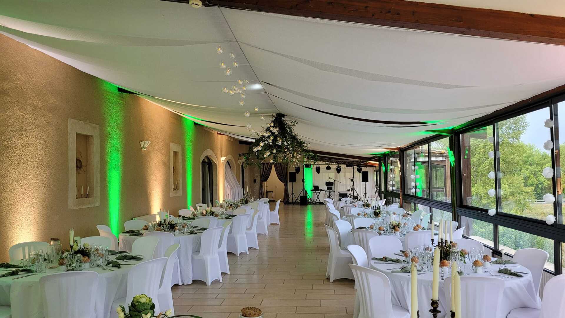 Mariage avec lumière vertes