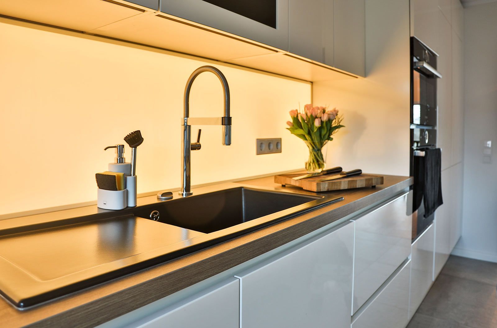 Beleutetes Spritzschutzglas Küche