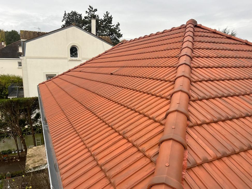 Toit rénové en tuiles
