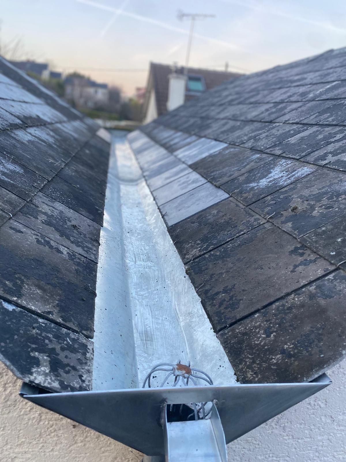 Une bande de rive en zinc