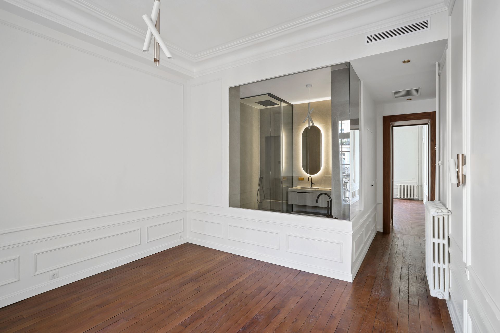 Chantier de rénovation à Trocadero -chambre avec coin d'eau