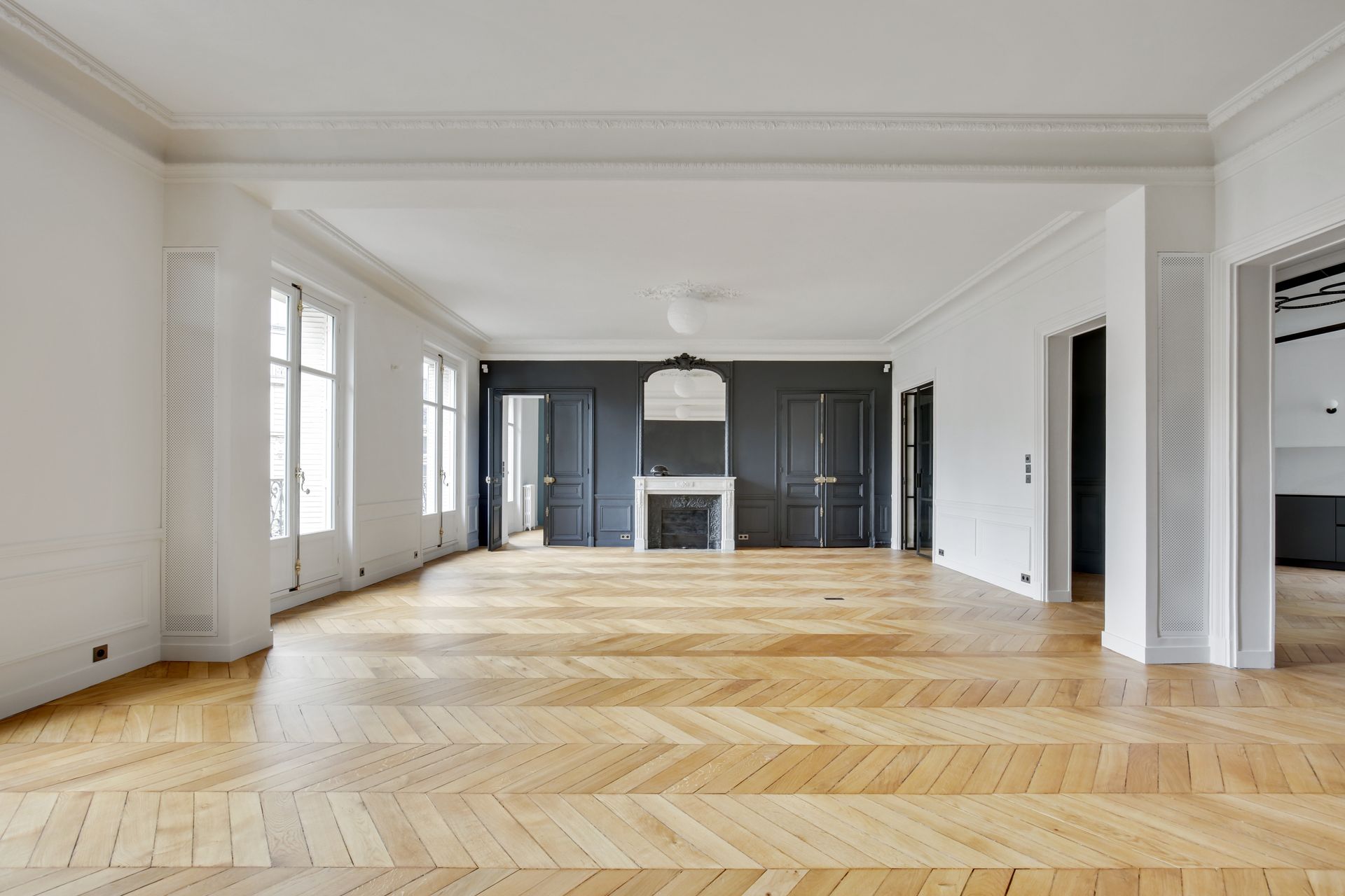 Chantier Wagram Monceau - salon avec parquet et cheminée