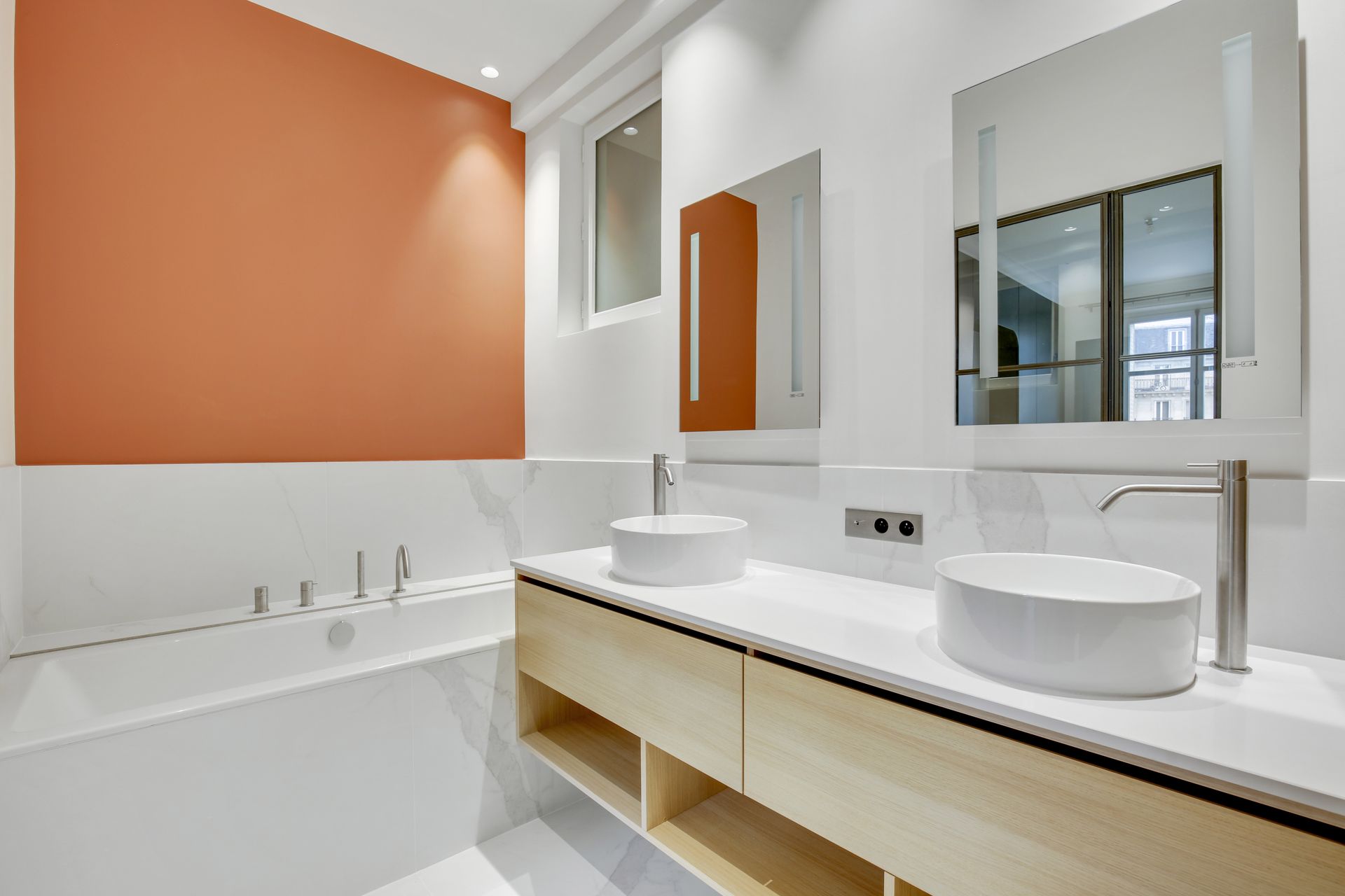 Chantier Wagram Monceau - salle de bains avec double vasque et baignoire