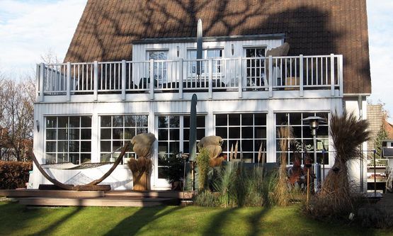 Kraus & Schwarz Holzbau GmbH, Leinburg-Diepersdorf, Anbauten, Umbauten, Wintergärten, Zweigeschossiger Wintergartenanbau aus BSH in Pfosten- und Riegelbauweise realisiert.