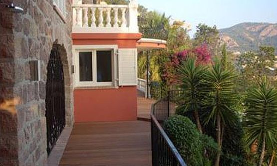 Kraus & Schwarz Holzbau GmbH, Leinburg-Diepersdorf, Villenrestauration, Restauration