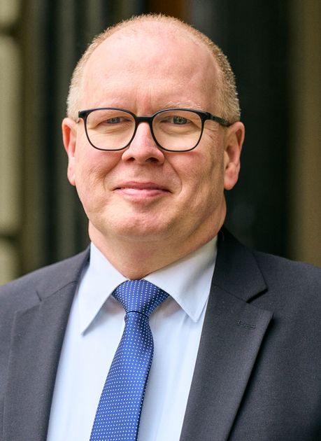 Portrait von Rechtsanwalt David Frinken
